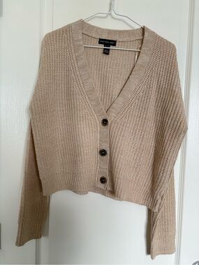 Streetwear Society Beige Cropped V‑Neck Button Cardigan